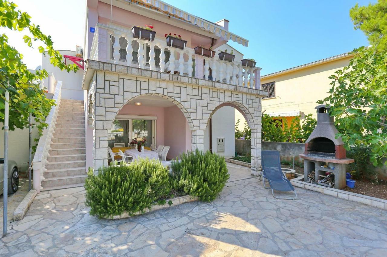 Villa Neyla Vir Exterior foto